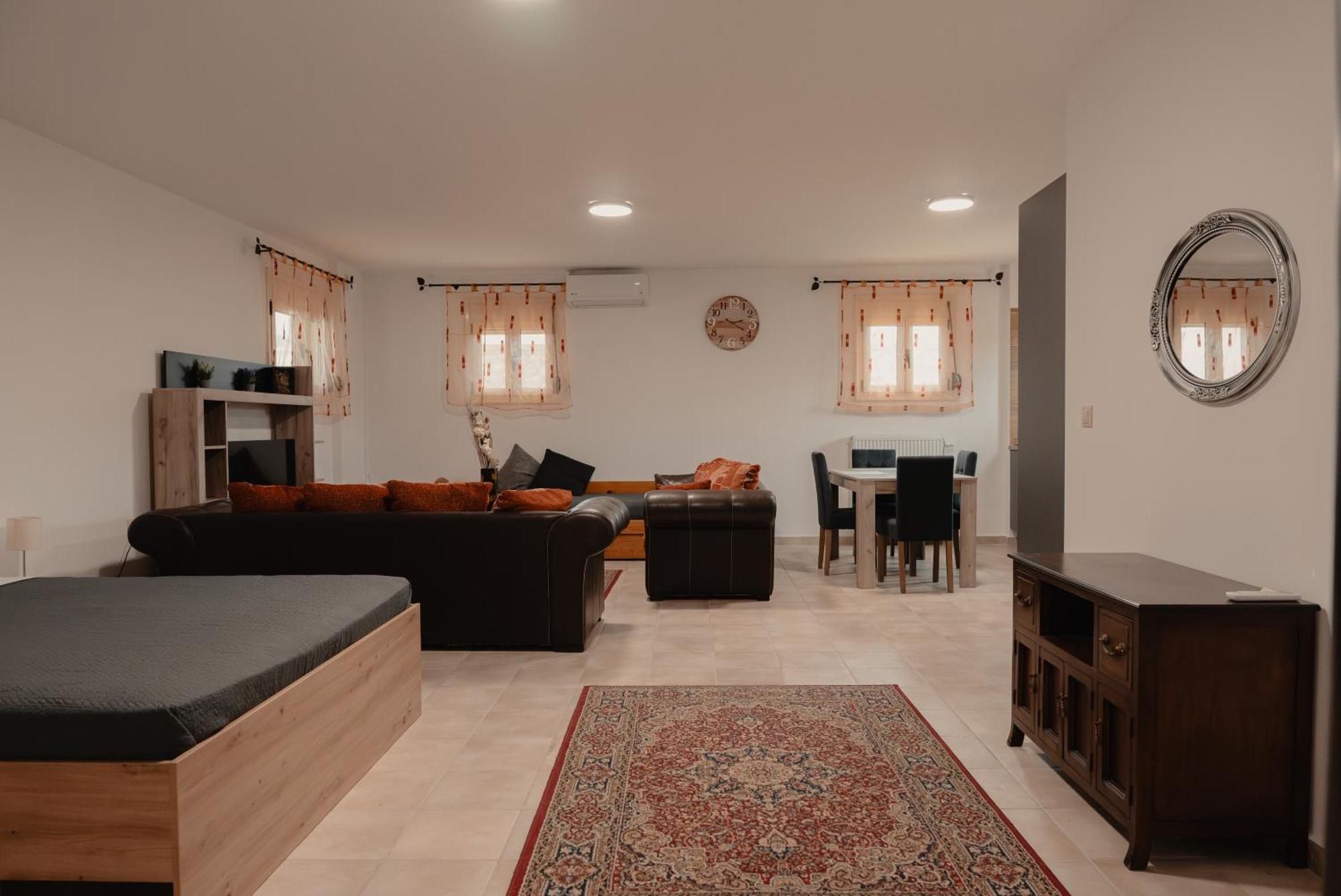 Saint Nektarios ηouse *